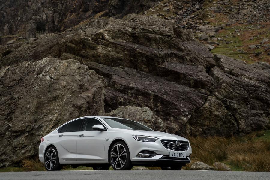  Vauxhall Insignia Grand Sport Turbo 4x4 2017 года  (фото 32 из 41)